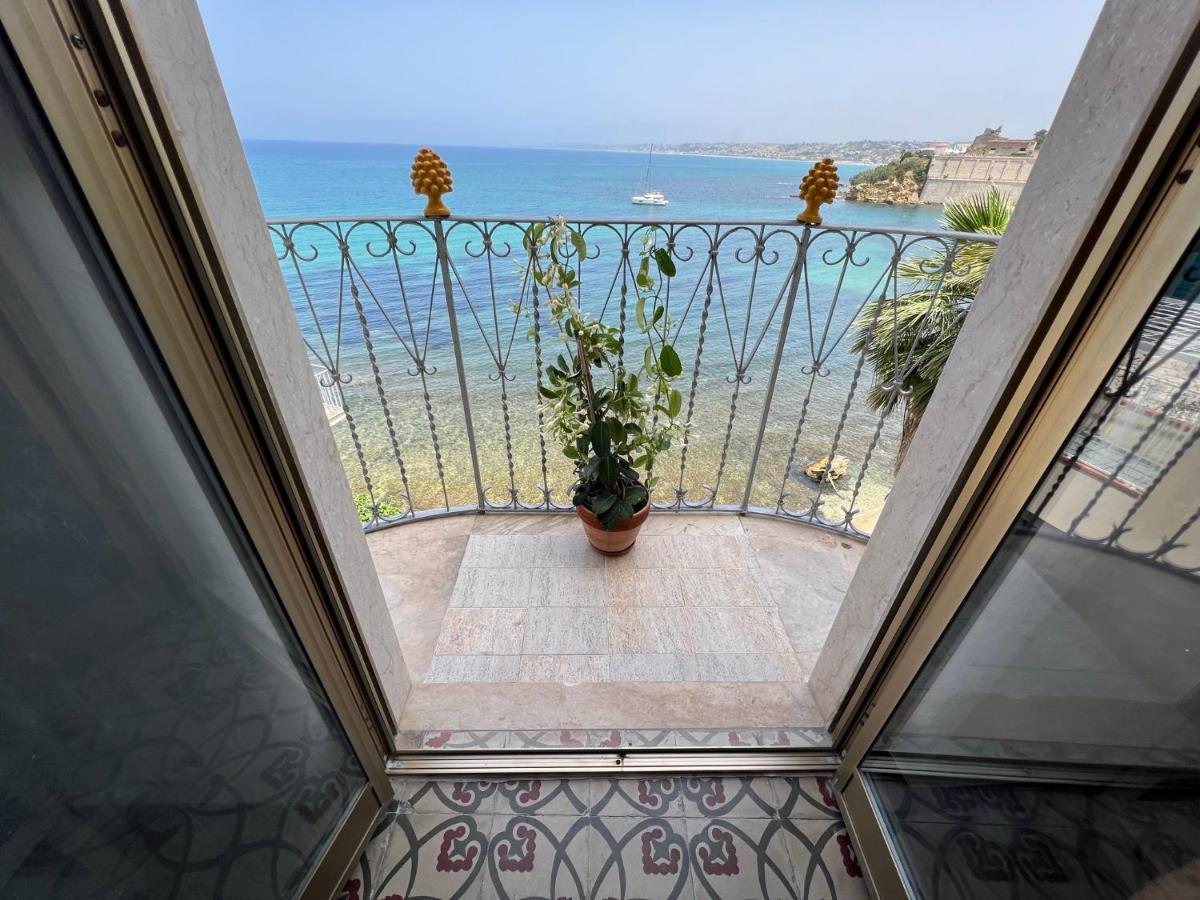 Castello A Mare Apartment กัสเตลลัมมาเร เดล โกลโฟ ภายนอก รูปภาพ