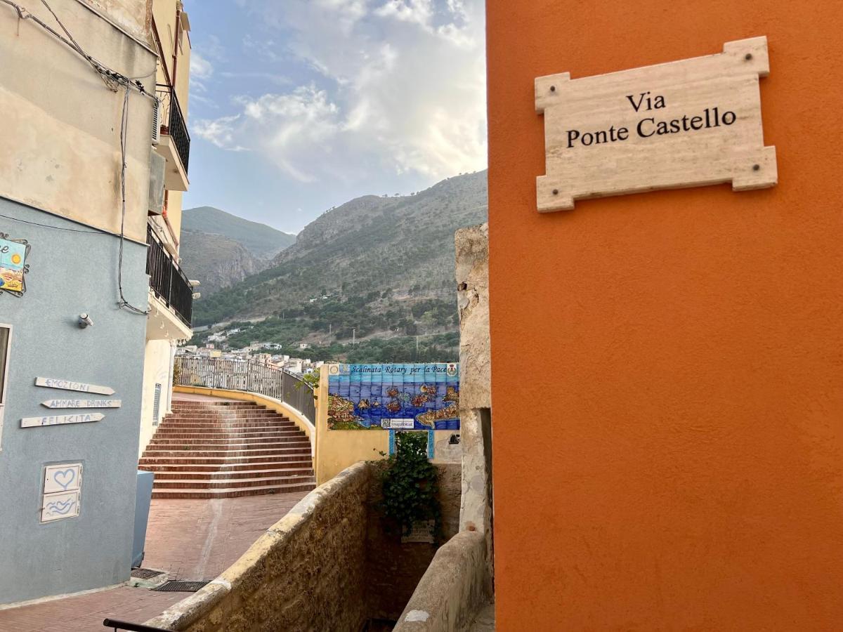 Castello A Mare Apartment กัสเตลลัมมาเร เดล โกลโฟ ภายนอก รูปภาพ